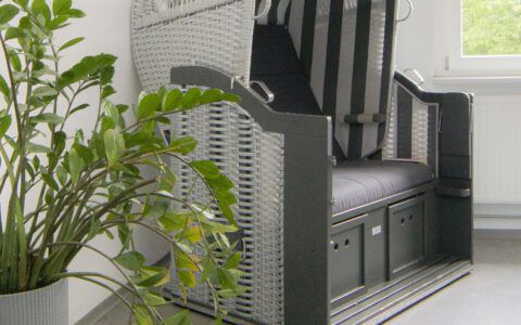Wartebereich mit Strandkorb im Augen&auml;rztezentrum Coburg